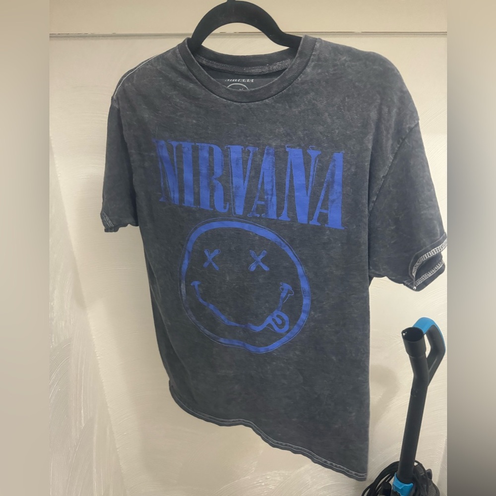 medium unisex nirvana shirt